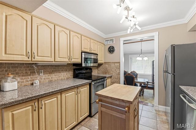 13178 Royal Pines Drive 3, Maryland Heights, MO 63146
