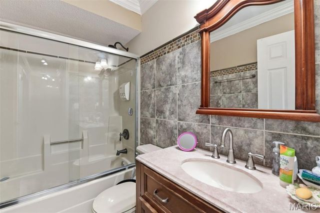 13178 Royal Pines Drive 3, Maryland Heights, MO 63146