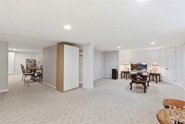 13178 Royal Pines Drive 3, Maryland Heights, MO 63146