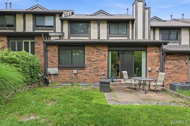 13178 Royal Pines Drive 3, Maryland Heights, MO 63146