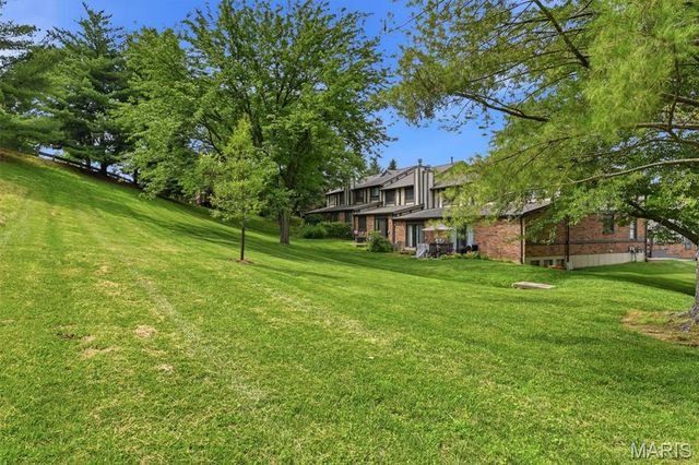 13178 Royal Pines Drive 3, Maryland Heights, MO 63146