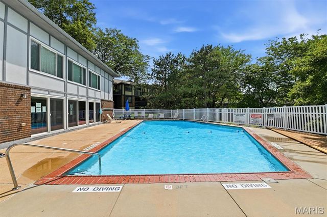 13178 Royal Pines Drive 3, Maryland Heights, MO 63146
