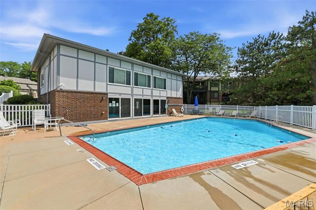 13178 Royal Pines Drive 3, Maryland Heights, MO 63146