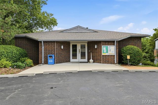 13178 Royal Pines Drive 3, Maryland Heights, MO 63146