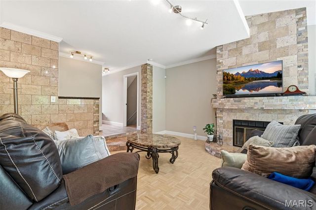 13178 Royal Pines Drive 3, Maryland Heights, MO 63146