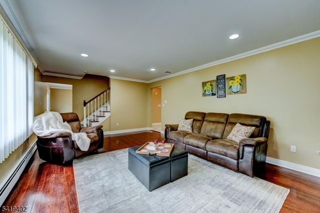 6 Linda St, Parsippany-troy Hills Twp., NJ 07054