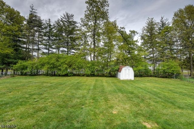 6 Linda St, Parsippany-troy Hills Twp., NJ 07054
