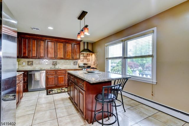 6 Linda St, Parsippany-troy Hills Twp., NJ 07054