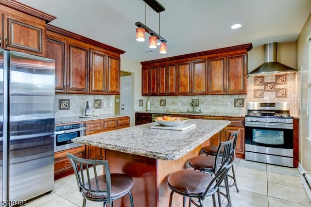 6 Linda St, Parsippany-troy Hills Twp., NJ 07054