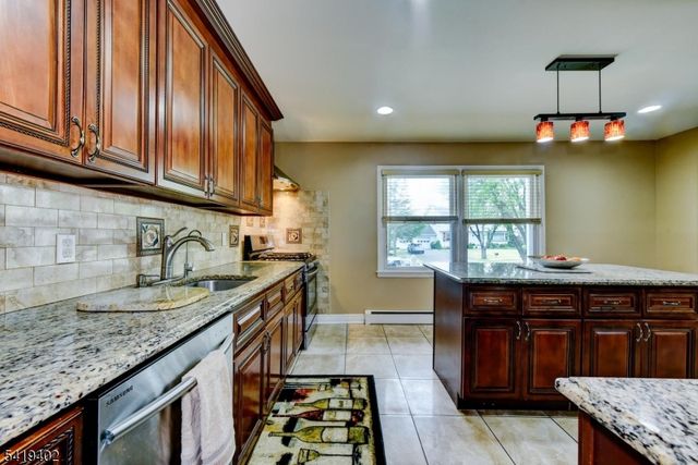6 Linda St, Parsippany-troy Hills Twp., NJ 07054