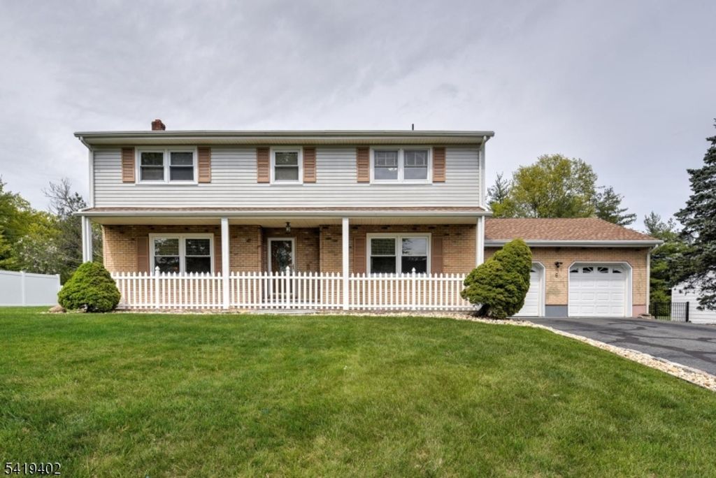 6 Linda St, Parsippany-troy Hills Twp., NJ 07054