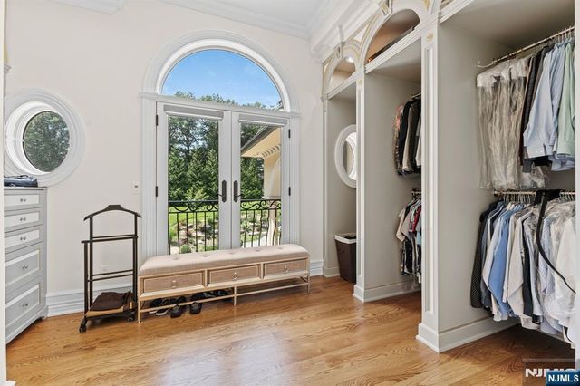 6 Burning Hollow Road, Saddle River, NJ 07458