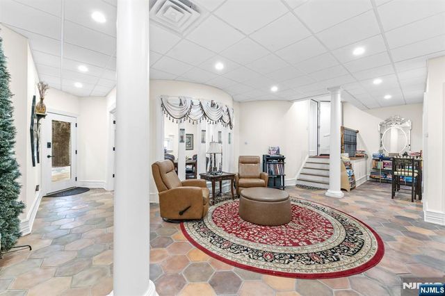 6 Burning Hollow Road, Saddle River, NJ 07458