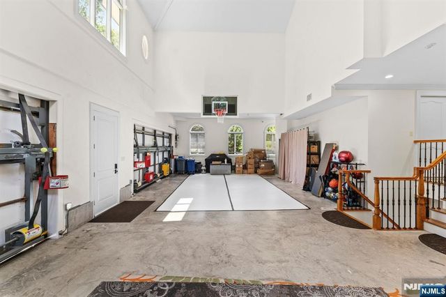 6 Burning Hollow Road, Saddle River, NJ 07458