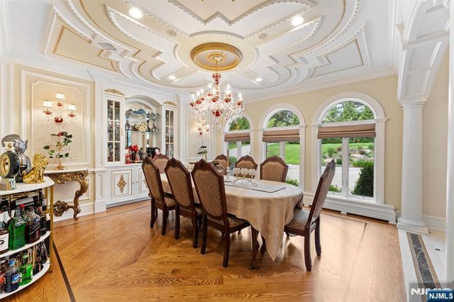 6 Burning Hollow Road, Saddle River, NJ 07458