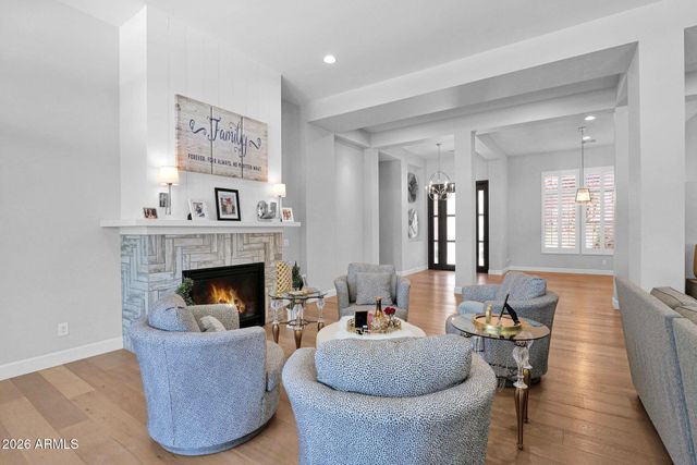 7098 S PORTLAND Avenue, Gilbert, AZ 85298