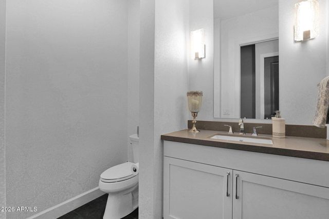 7098 S PORTLAND Avenue, Gilbert, AZ 85298