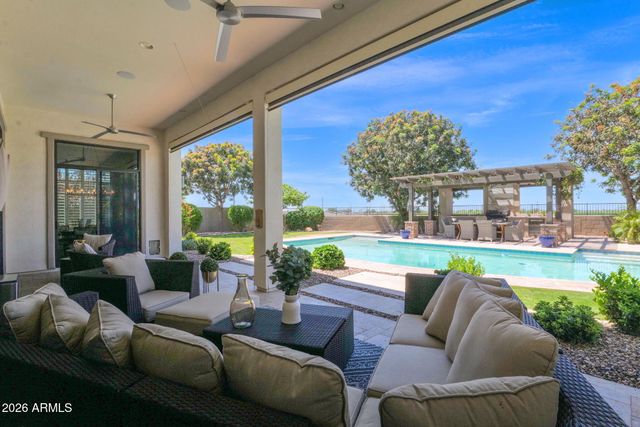 7098 S PORTLAND Avenue, Gilbert, AZ 85298