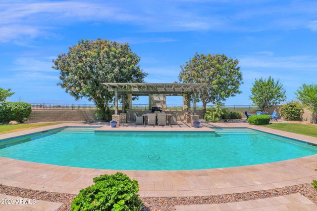 7098 S PORTLAND Avenue, Gilbert, AZ 85298