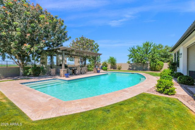 7098 S PORTLAND Avenue, Gilbert, AZ 85298