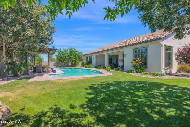 7098 S PORTLAND Avenue, Gilbert, AZ 85298