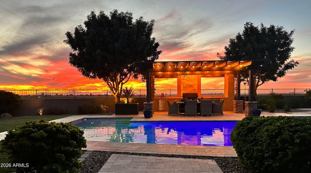 7098 S PORTLAND Avenue, Gilbert, AZ 85298