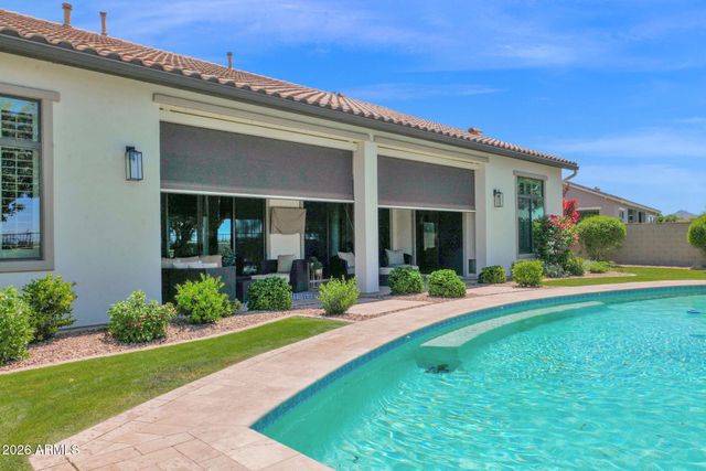 7098 S PORTLAND Avenue, Gilbert, AZ 85298