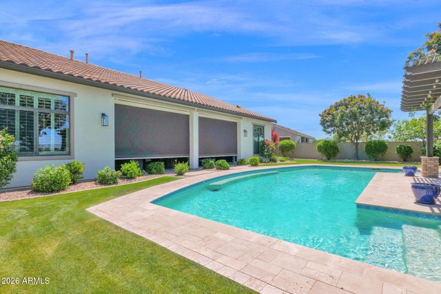 7098 S PORTLAND Avenue, Gilbert, AZ 85298