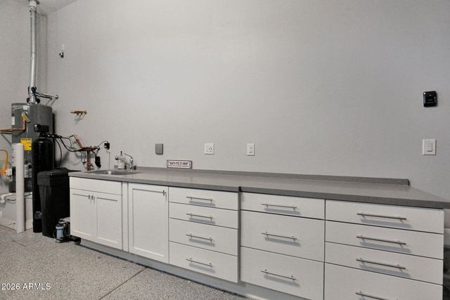 7098 S PORTLAND Avenue, Gilbert, AZ 85298