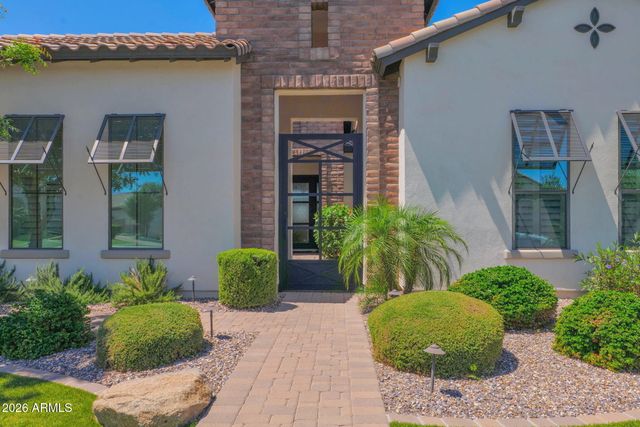 7098 S PORTLAND Avenue, Gilbert, AZ 85298
