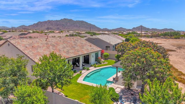 7098 S PORTLAND Avenue, Gilbert, AZ 85298