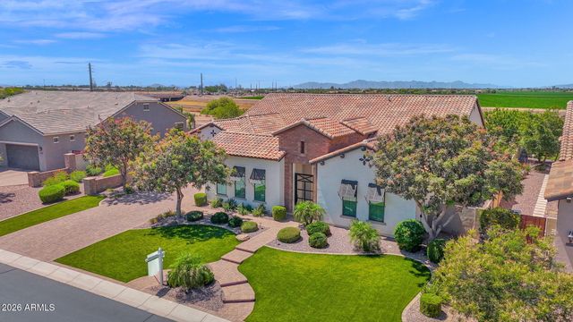 7098 S PORTLAND Avenue, Gilbert, AZ 85298