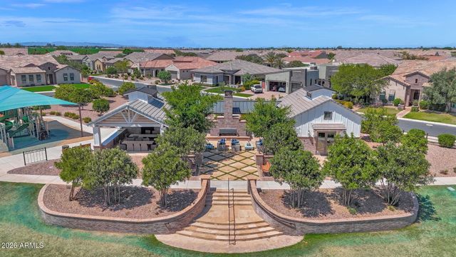 7098 S PORTLAND Avenue, Gilbert, AZ 85298