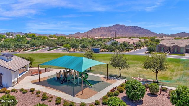 7098 S PORTLAND Avenue, Gilbert, AZ 85298