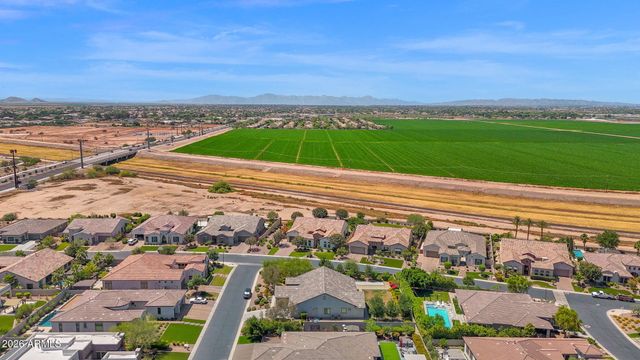 7098 S PORTLAND Avenue, Gilbert, AZ 85298