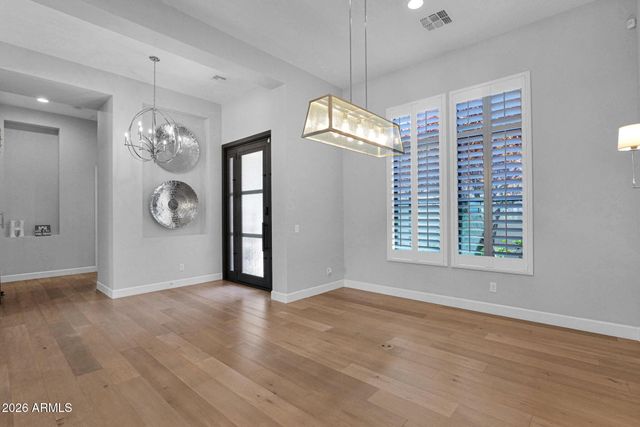 7098 S PORTLAND Avenue, Gilbert, AZ 85298