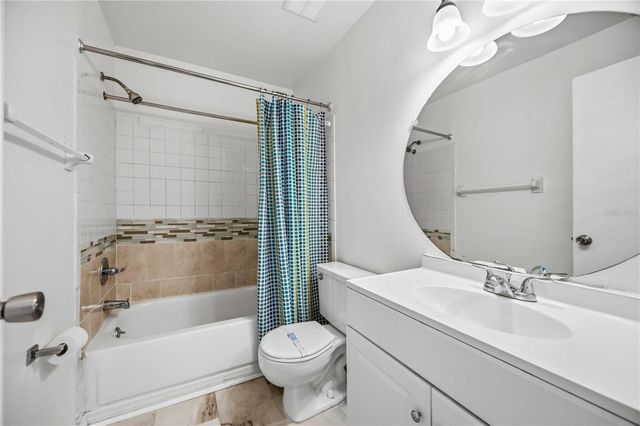 2752 HIDDEN LAKE BOULEVARD C, Sarasota, FL 34237