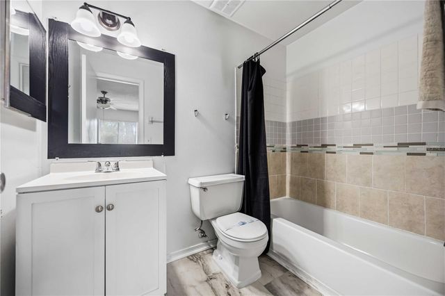 2752 HIDDEN LAKE BOULEVARD C, Sarasota, FL 34237