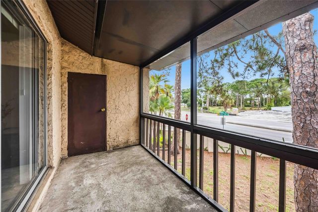 2752 HIDDEN LAKE BOULEVARD C, Sarasota, FL 34237