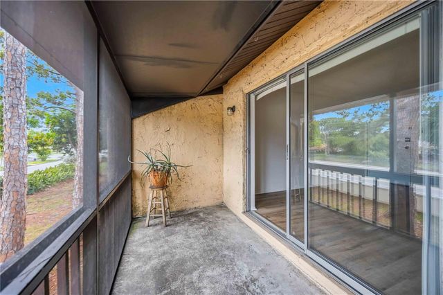 2752 HIDDEN LAKE BOULEVARD C, Sarasota, FL 34237