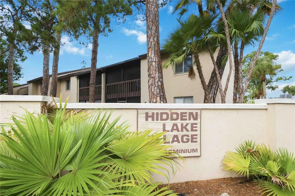 2752 HIDDEN LAKE BOULEVARD C, Sarasota, FL 34237