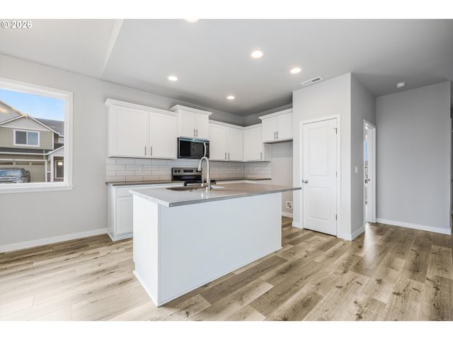 435 S Elm St, Yamhill, OR 97148