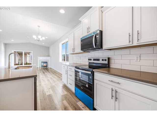 435 S Elm St, Yamhill, OR 97148