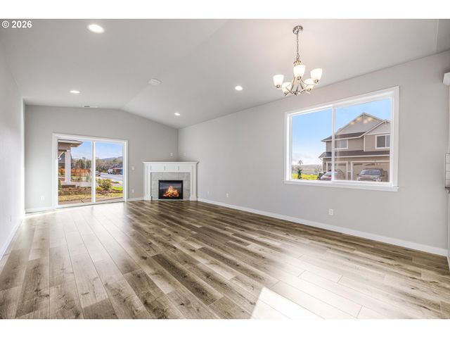 435 S Elm St, Yamhill, OR 97148