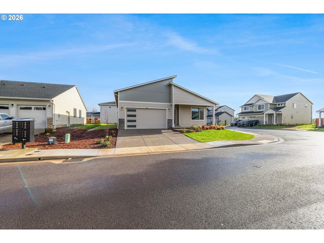 435 S Elm St, Yamhill, OR 97148