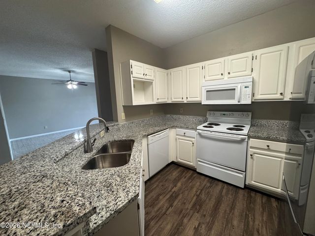 10000 GATE Parkway 1323, Jacksonville, FL 32246