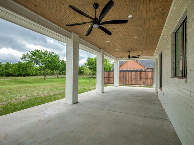 3222 Red Ridge Drive, Blanchard, OK 73010