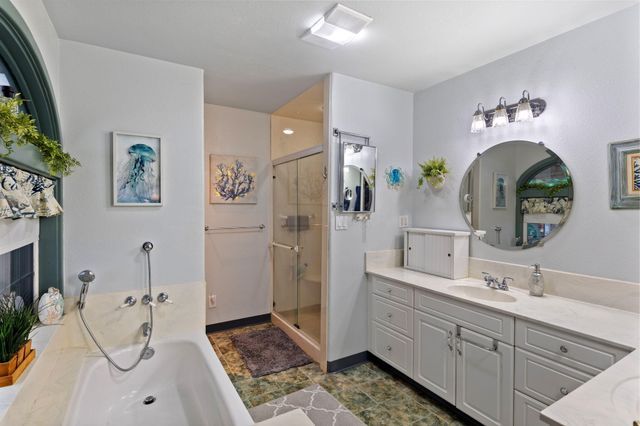 753 W Evans Creek Road, Rogue River, OR 97537