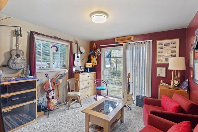 753 W Evans Creek Road, Rogue River, OR 97537