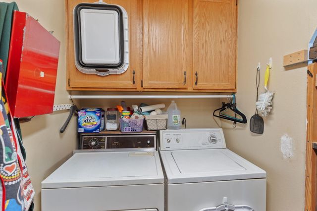 753 W Evans Creek Road, Rogue River, OR 97537